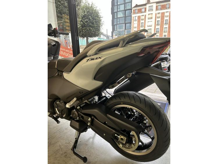 YAMAHA XP T-MAX 560 TECH MAX GARANTIE CONSTRUCTEUR DECEMBRE 2025