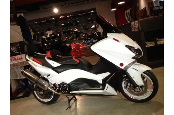 T-MAX 530 ABS WHITE ART